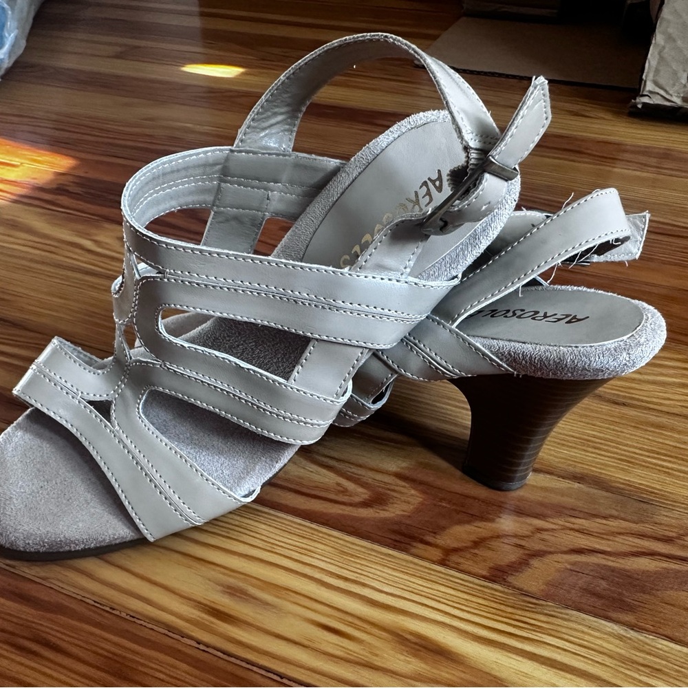 AEROSOLES Women's Cream Strappy Heels